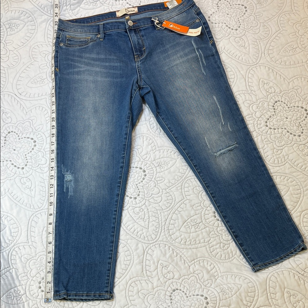 Dittos Women's Taylor Mid Rise Crop Legging Jean Size 30 NWT - Picture 3 of 9